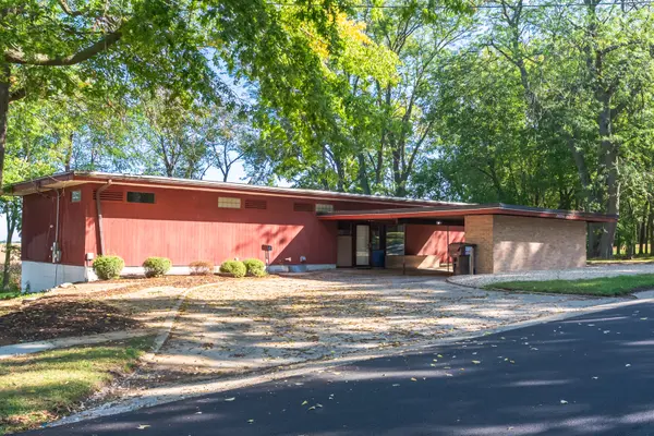 706 N 4th ST, Ashton, IL 61006
