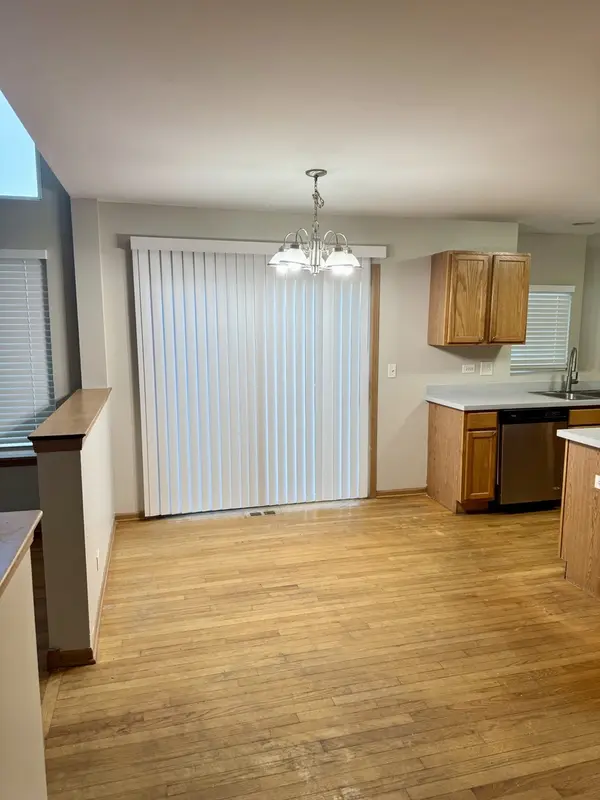 6216 Pond View DR, Matteson, IL 60443