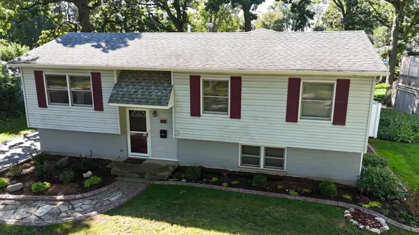 2713 Ravinia LN, Woodridge, IL 60517