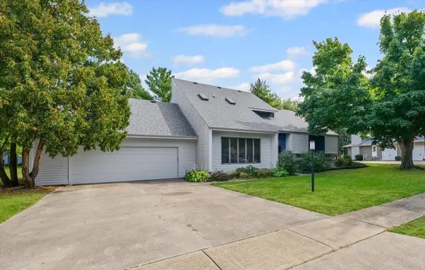 1914 Woodfield RD, Champaign, IL 61822