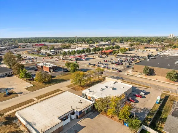 1600 Visa DR, Normal, IL 61761