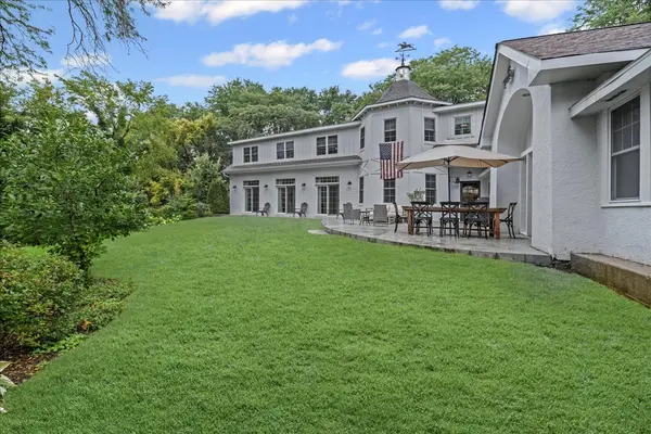 204 Country Commons RD, Trout Valley, IL 60013