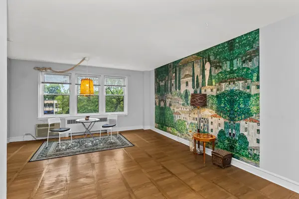 1585 Ridge AVE #404, Evanston, IL 60201
