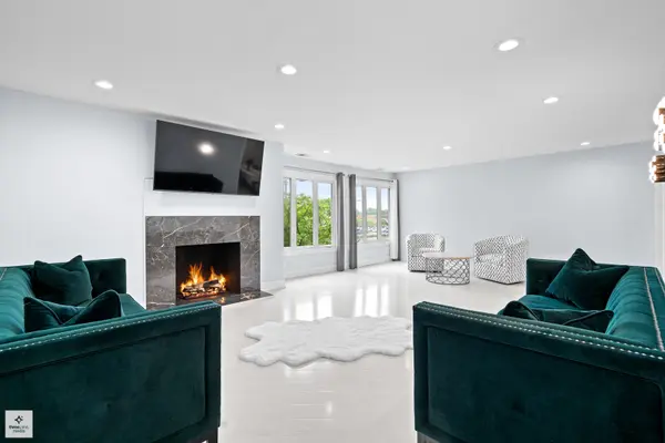 50 LAKE BLVD #632, Buffalo Grove, IL 60089