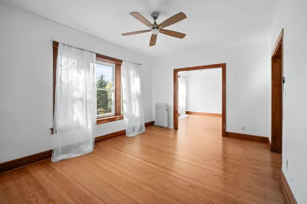 1424 E Hyde Park BLVD #2, Chicago, IL 60615