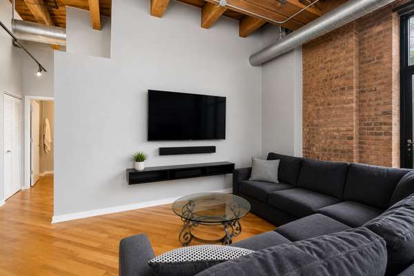 1040 W Adams ST #374, Chicago, IL 60607