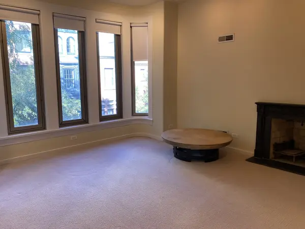 29 E Scott ST, Chicago, IL 60610