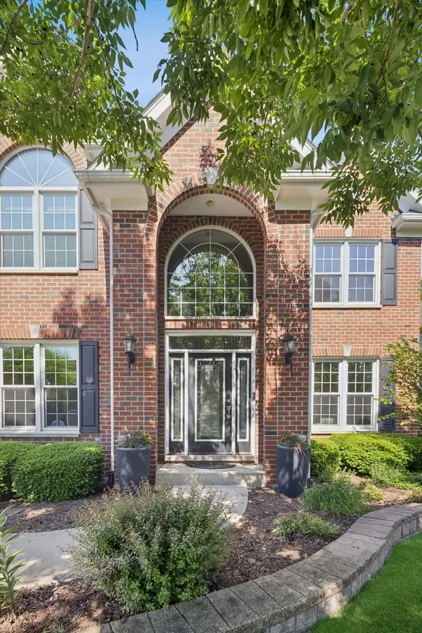 2442 Bird LN, Batavia, IL 60510