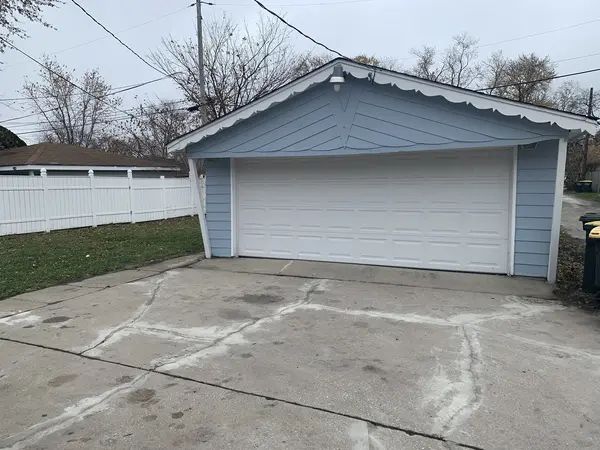 17335 Community ST, Lansing, IL 60438