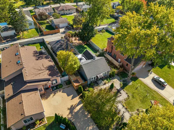445 S Ellis ST, Bensenville, IL 60106