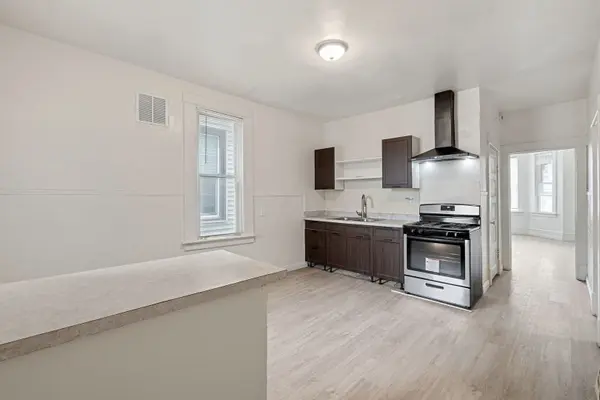 8231 S Coles AVE, Chicago, IL 60617