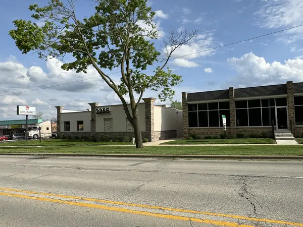 225 E Irving Park RD, Roselle, IL 60172