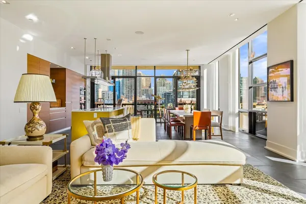 400 W HURON ST #801, Chicago, IL 60654