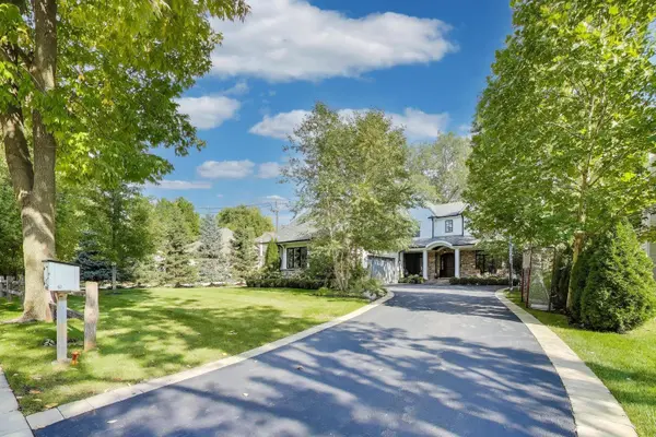 579 Greenwood RD, Northbrook, IL 60062