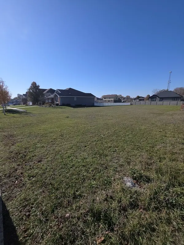 206 Hickory ST, Peotone, IL 60468