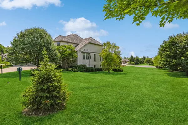 21855 W Murfield CT, Mundelein, IL 60060