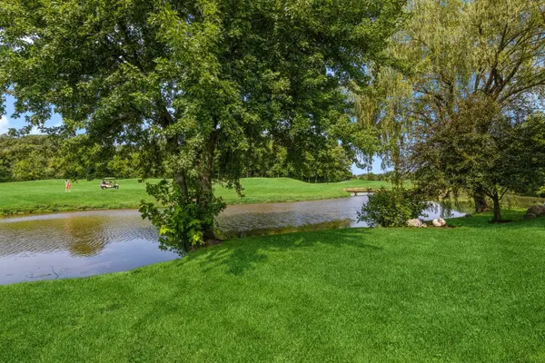 21855 W Murfield CT, Mundelein, IL 60060