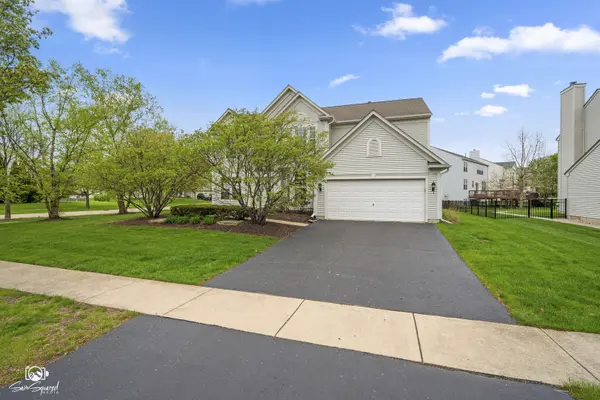 1 Firethorn CT, Bolingbrook, IL 60490