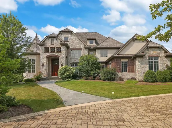 34 Abbey Woods DR, Barrington Hills, IL 60010