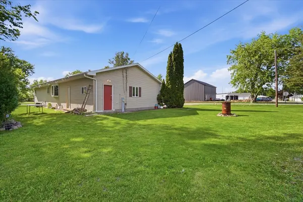 100 W Kentucky AVE, Chenoa, IL 61726