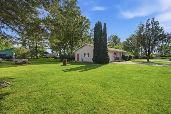 100 W Kentucky AVE, Chenoa, IL 61726