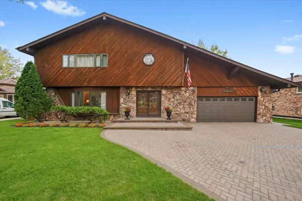 10221 S Eleanor AVE, Palos Hills, IL 60465