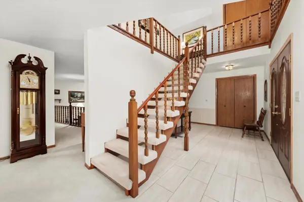 10221 S Eleanor AVE, Palos Hills, IL 60465