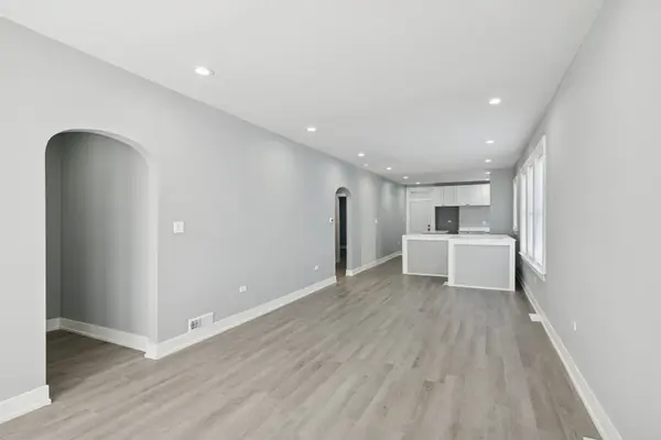 76 E 100th PL, Chicago, IL 60628