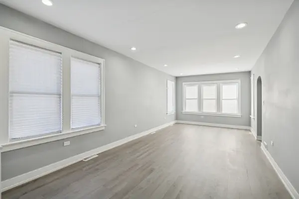 76 E 100th PL, Chicago, IL 60628