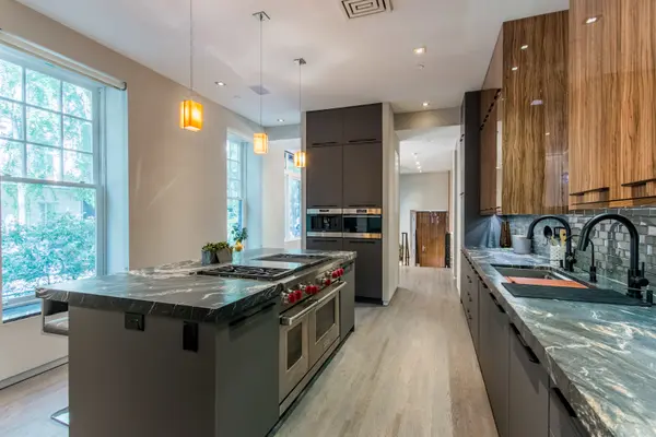 1401 N Astor ST, Chicago, IL 60610