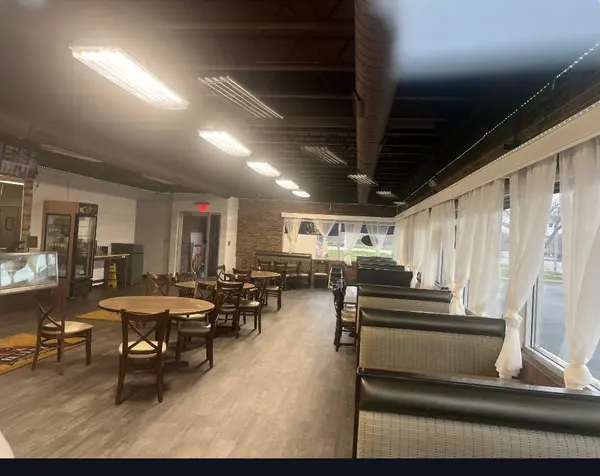 1820 W Irving Park RD, Schaumburg, IL 60193
