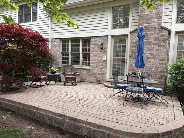 120 Fairway DR, La Grange, IL 60525