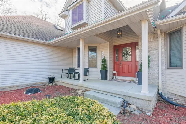 5000 Silverado LN, Clinton, IL 61727