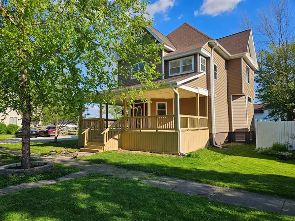 215 E Sale ST, Tuscola, IL 61953