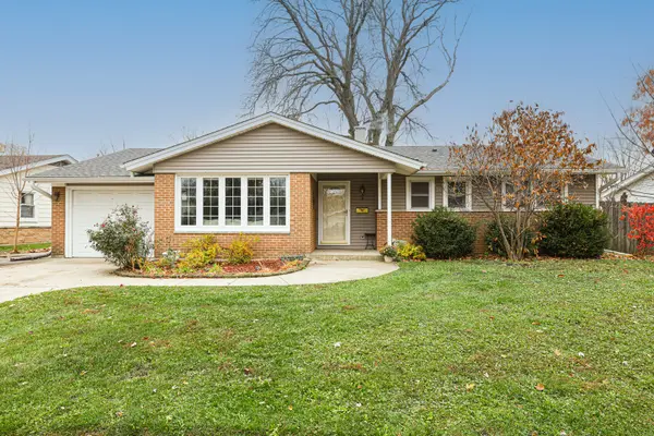 225 Placid WAY, Elk Grove Village, IL 60007