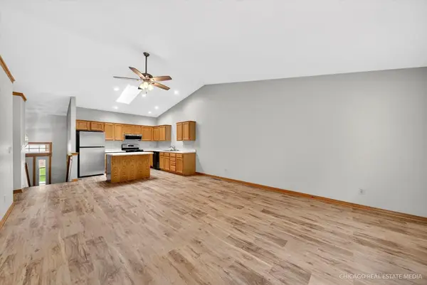 107 Edson ST, Poplar Grove, IL 61065