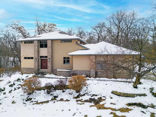 9208 SHERINGHAM DR, Roscoe, IL 61073