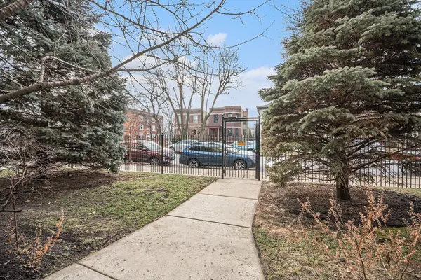 2008 W Greenleaf AVE #3, Chicago, IL 60645