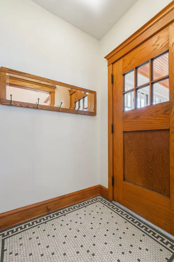 1229 W Hood AVE, Chicago, IL 60660