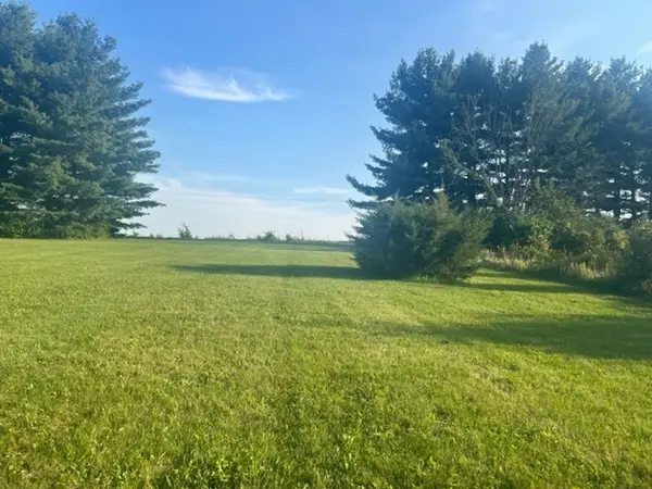 208 Flambeau LN, Dixon, IL 61021