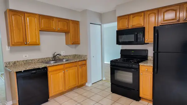 22627 Mission DR, Richton Park, IL 60471
