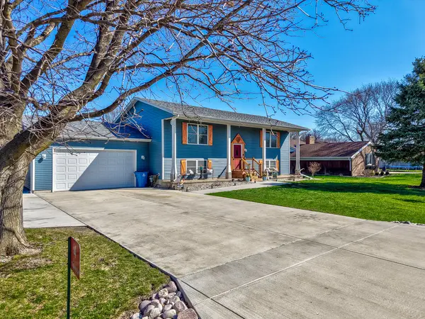 4 Maplewood LN, Ottawa, IL 61350