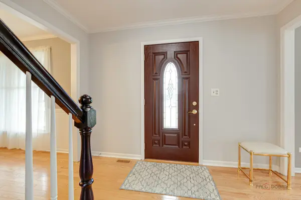 1515 Forever AVE, Libertyville, IL 60048
