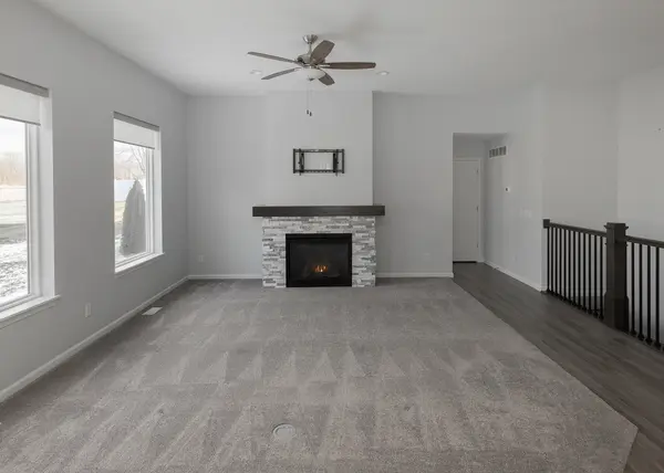1430 Olde Brandy LN, Davenport, IA 52807