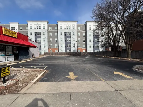 1102 W University AVE, Urbana, IL 61801