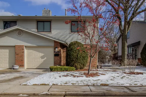 18541 Meadow LN, Hazel Crest, IL 60429