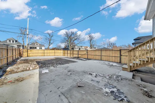 1444 W 72nd PL, Chicago, IL 60636
