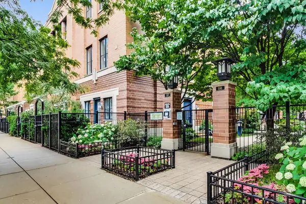 1137 W Monroe ST #9, Chicago, IL 60607