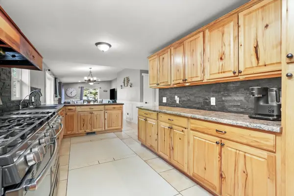 14716 Il Route 176 HWY, Woodstock, IL 60098