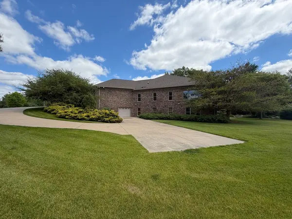 1005 W Summit ST, Maquoketa, IA 52060